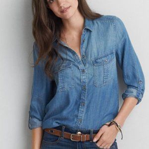 American Eagle Outfitters AE Boyfriend Blue Chambray Shirt Size S
